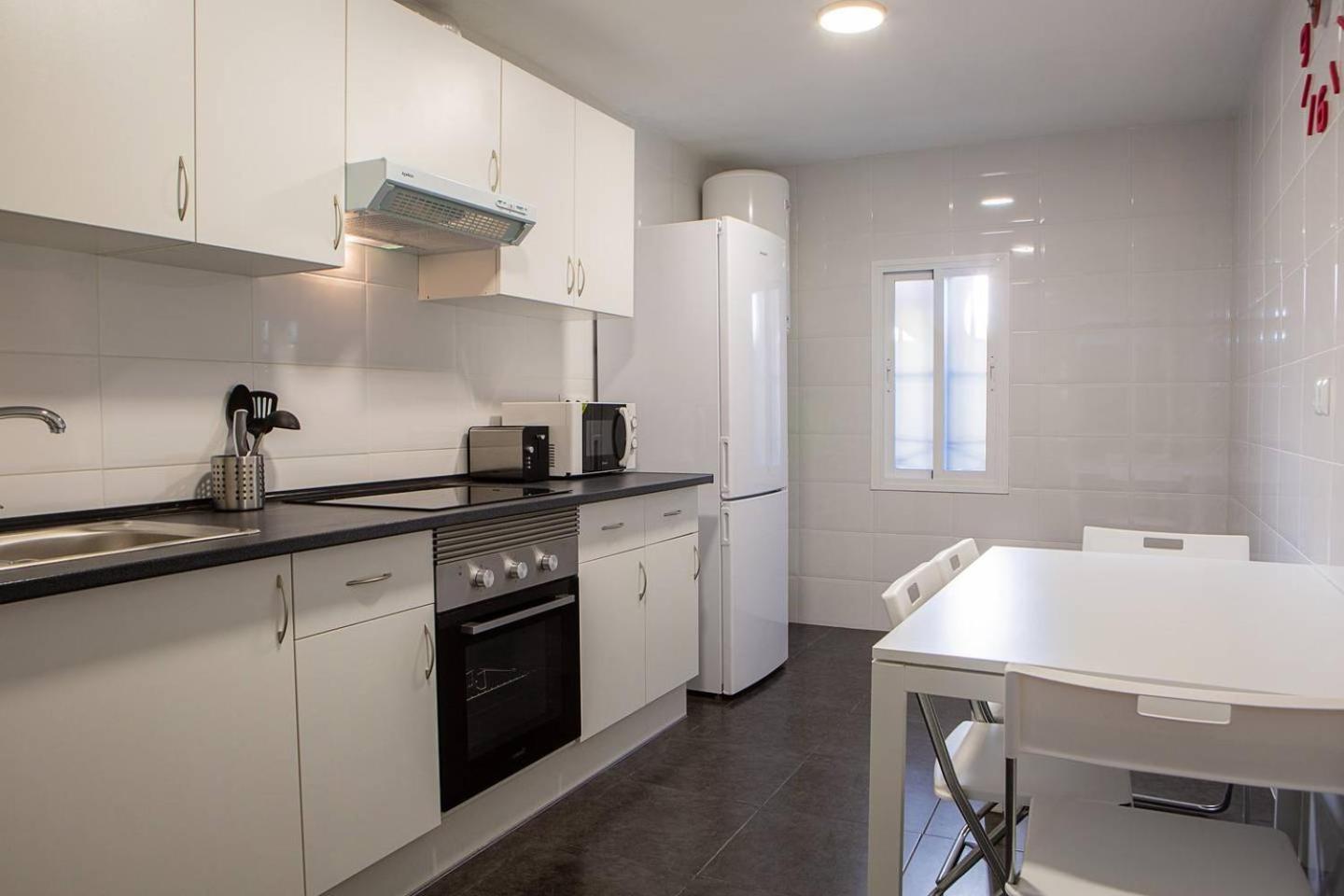 Lovely 3 Bedroom Apartment Next To Fuencarral Madrid Exterior photo